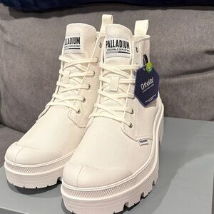 Palladium Pallabase Twill Boot NIB size 9